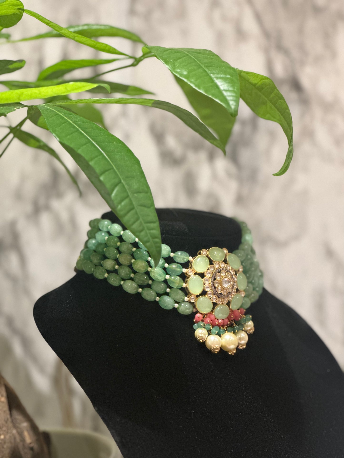 Madhubala Choker